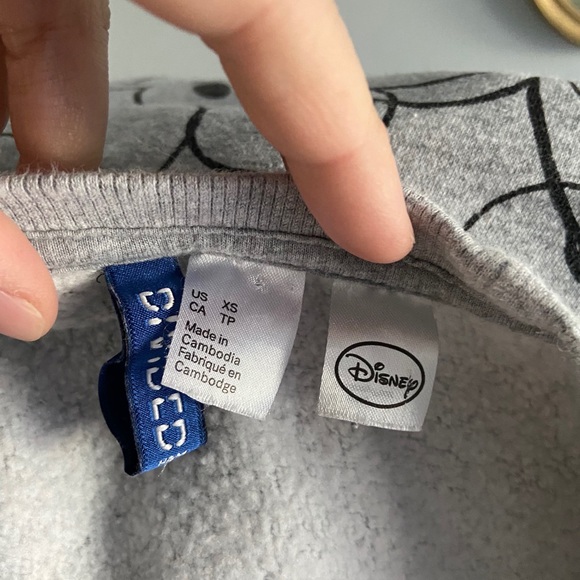 H&M + Disney crewneck sweatshirt - Picture 9 of 9